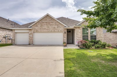 /international/us/413-wiggins-way-van-alstyne-tx-110107884774/