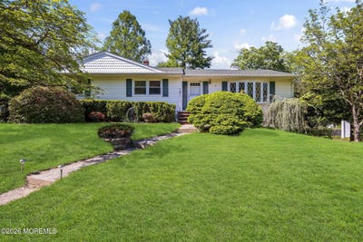 /international/us/15-kings-road-east-brunswick-nj-110108028515/