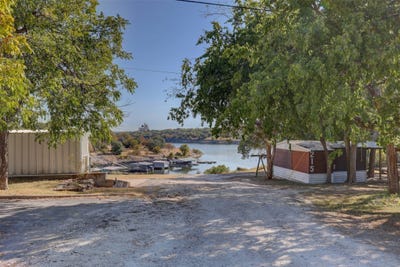 /international/us/206-county-road-1767-clifton-tx-110109986907/
