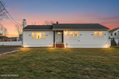 /international/us/17-s-main-street-marlboro-nj-110104992882/