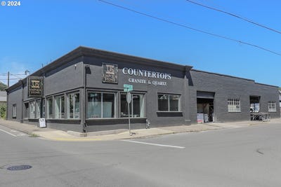 /international/us/403-ne-winchester-st-roseburg-or-110101195916/?lang=fr