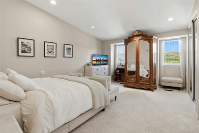 /international/us/78-hidden-ridge-drive-syosset-ny-110106734381/