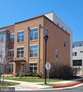 /international/us/3754-mayors-way-fairfax-va-110106550441/