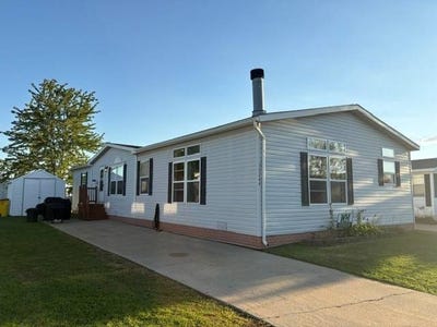 /international/us/33266-grove-ct-new-haven-mi-110120026928/