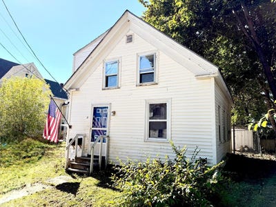 /international/us/32-warren-street-rockland-me-110109831188/