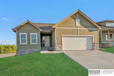 /international/us/18403-sage-street-omaha-ne-110097292358/