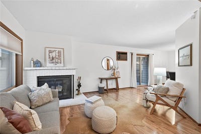 /international/us/2010-ridge-drive-saint-louis-park-mn-110107519592/