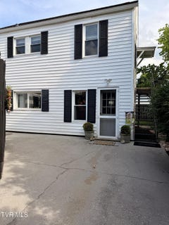 /international/us/212-w-f-street-elizabethton-tn-110108379006/