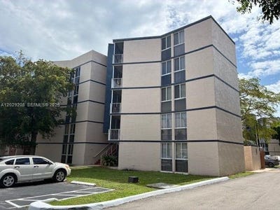/international/us/7075-nw-186th-st-hialeah-fl-110108480457/