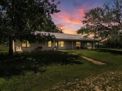 /international/us/10047-e-hwy-36-jonesboro-tx-110105784607/