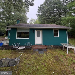 /international/us/12452-helen-fowlers-place-hughesville-md-110108442246/