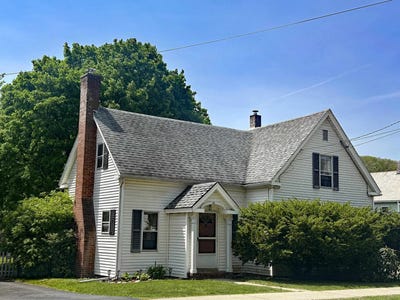 /international/us/36-green-street-rockingham-vt-110108505330/