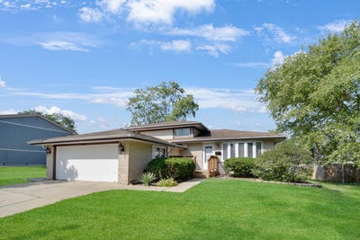 /international/us/8808-s-85th-court-hickory-hills-il-110119779305/
