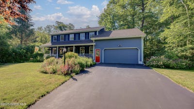 /international/us/3-horseshoe-turn-clifton-park-ny-110100463640/