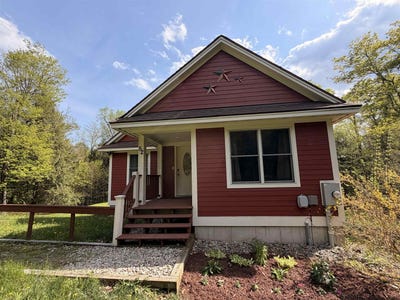 /international/us/52-ruth-way-wilmington-vt-110108545457/