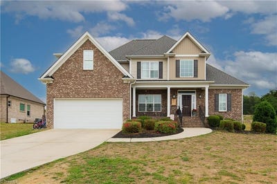 /international/us/7614-sir-william-drive-kernersville-nc-110108299287/