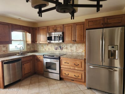 /international/us/341b-canterbury-court-lakewood-nj-110107542816/