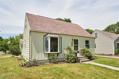 /international/us/4340-w-189th-street-cleveland-oh-110108618334/