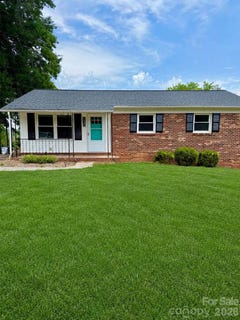 /international/us/130-n-arlington-avenue-jonesville-nc-110108218867/