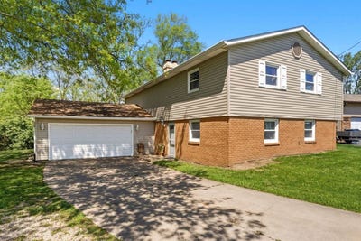 /international/us/110-andrea-court-cleveland-il-110106040255/