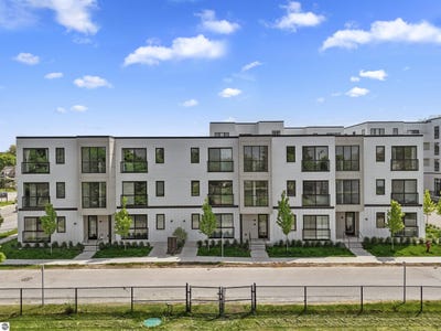 /international/us/705-cypress-street-traverse-city-mi-110100802443/