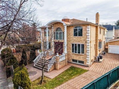 /international/us/8064-surrey-place-jamaica-estates-ny-110104438120/