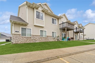 /international/us/1624-nw-prairie-lakes-drive-unit-4-ankeny-ia-110100305690/