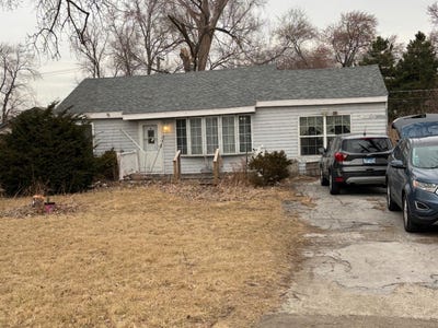 /international/us/7930-w-99th-street-hickory-hills-il-110107001180/
