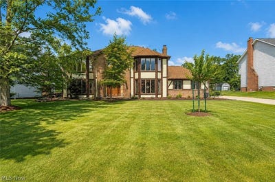 /international/us/10037-jamestown-drive-north-royalton-oh-110108901384/