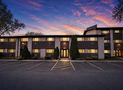 /international/us/4436-arbor-circle-downers-grove-il-110107694972/