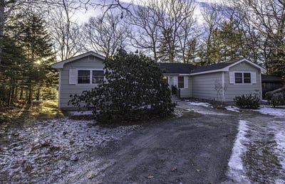/international/us/48-douglass-loop-blue-hill-me-110104158384/
