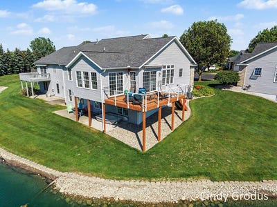 /international/us/11341-avocet-court-holland-mi-110108636921/