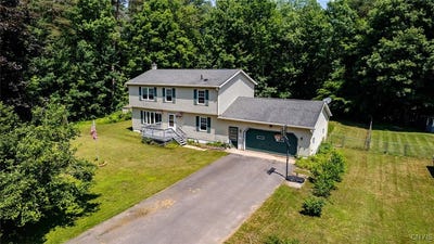 /international/us/9-matts-drive-annsville-ny-110098760827/