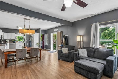 /international/us/939-1st-street-n-newton-ia-110109037083/
