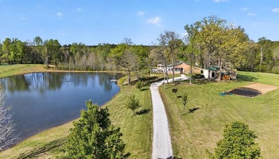 /international/us/1311-overton-road-lunenburg-va-110107312787/