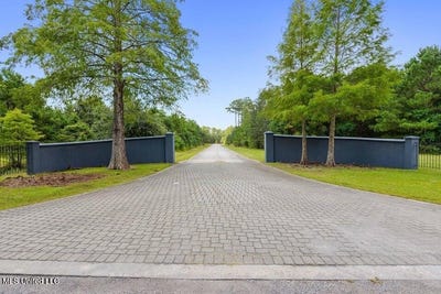 /international/us/blue-ridge-court-bay-saint-louis-ms-110105091608/