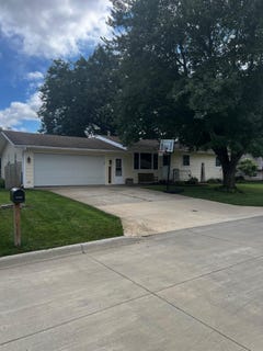 /international/us/415-sw-10th-street-independence-ia-110100995478/