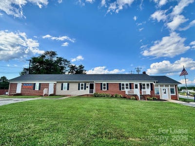 /international/us/75-rink-dam-road-hickory-nc-110100757410/