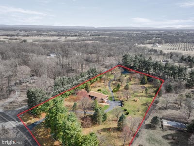 /international/us/234-hopewell-road-clear-brook-va-110106526193/