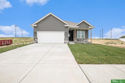 /international/us/9710-n-167-avenue-circle-bennington-ne-110098960257/