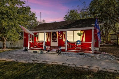 /international/us/604-e-south-street-whitesboro-tx-110120562499/