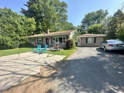 /international/us/4-seneca-drive-plattsburgh-ny-110100679145/