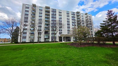 /international/us/9001-golf-road-des-plaines-il-110107483493/