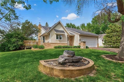 /international/us/15264-92nd-place-n-maple-grove-mn-110108544031/