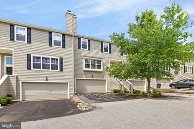 /international/us/203-princeton-circle-newtown-square-pa-110108427581/