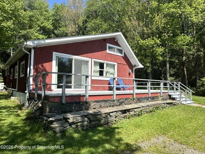 /international/us/8293-state-route-374-clifford-twp-pa-110108147299/