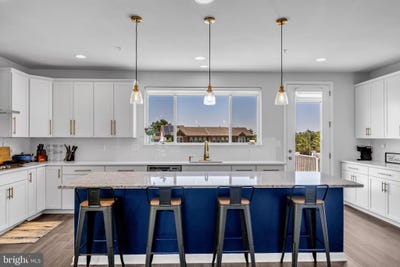 /international/us/108-arrowhead-drive-millersville-md-110107872946/