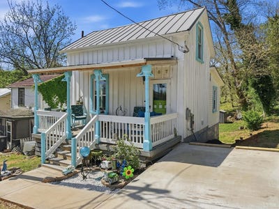 /international/us/307-f-street-lynchburg-va-110107383893/
