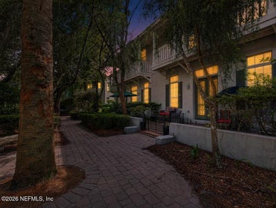 /international/us/1524-ruskin-lane-fernandina-beach-fl-110108363147/