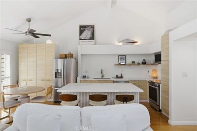 /international/us/805-grayling-bay-costa-mesa-ca-110107652300/